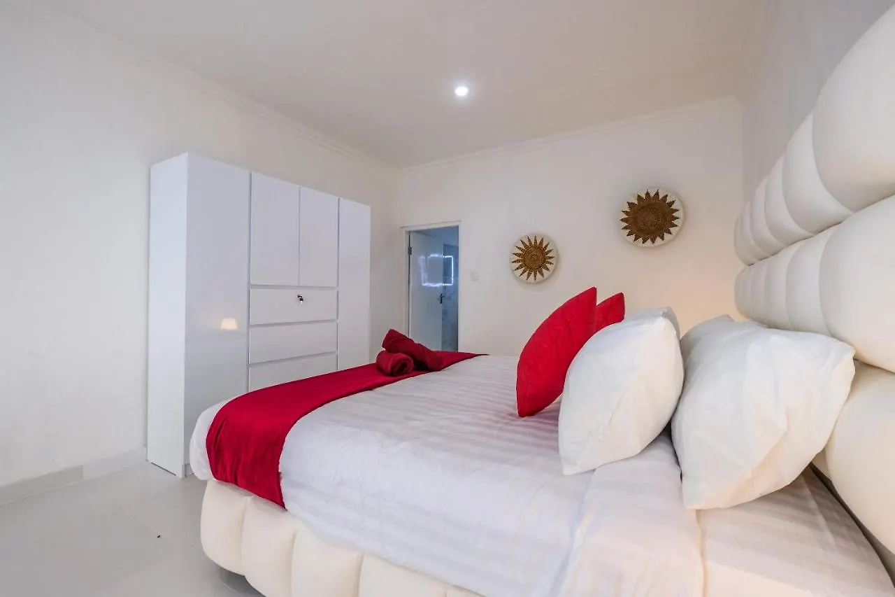Luxury Minimalist Villa White Angel In Seminyak  세미냑